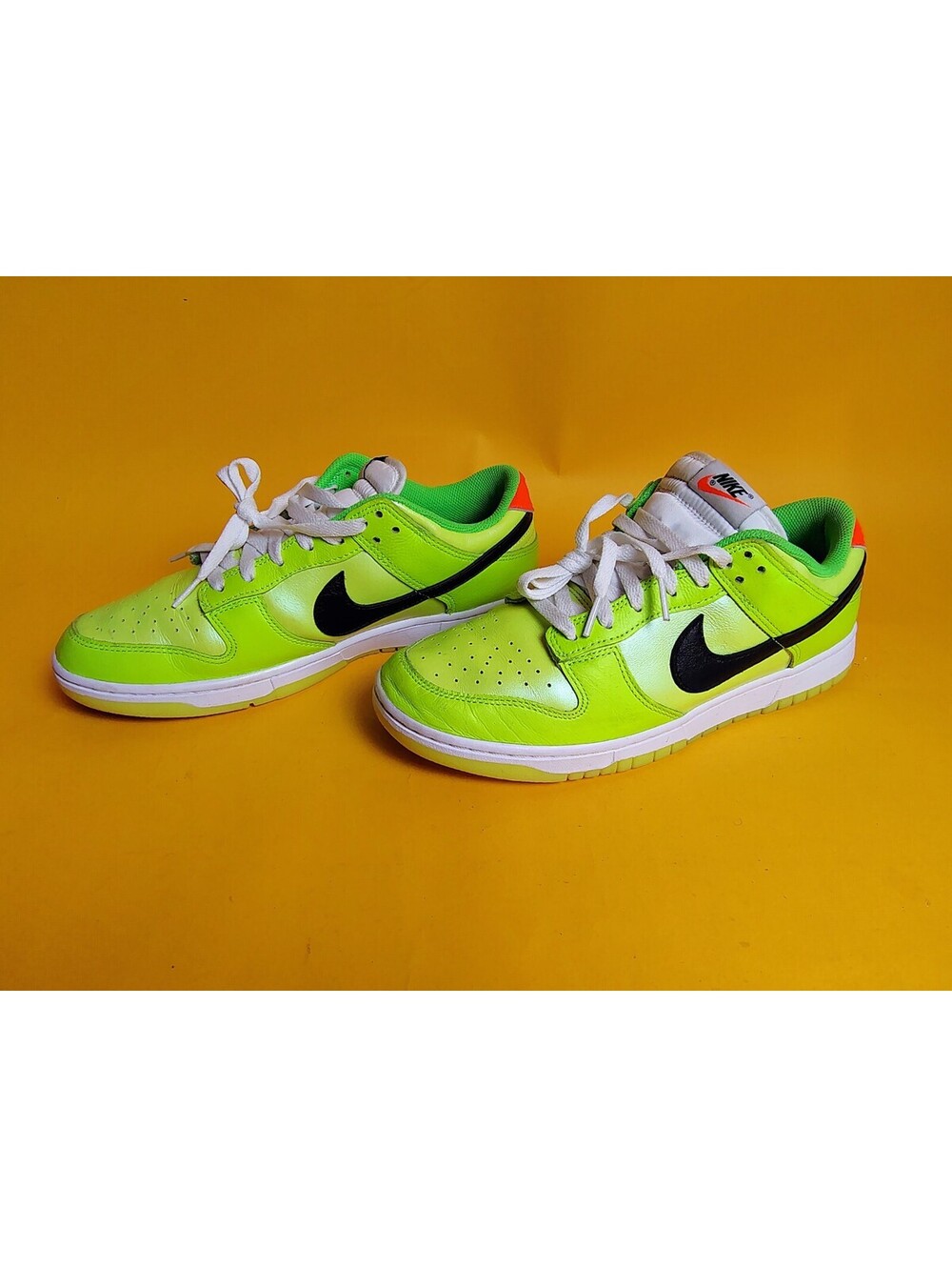 Nike Dunk Low SE Splash Volt Glow in the Dark FJ4610-702 Men's Size 10 Used